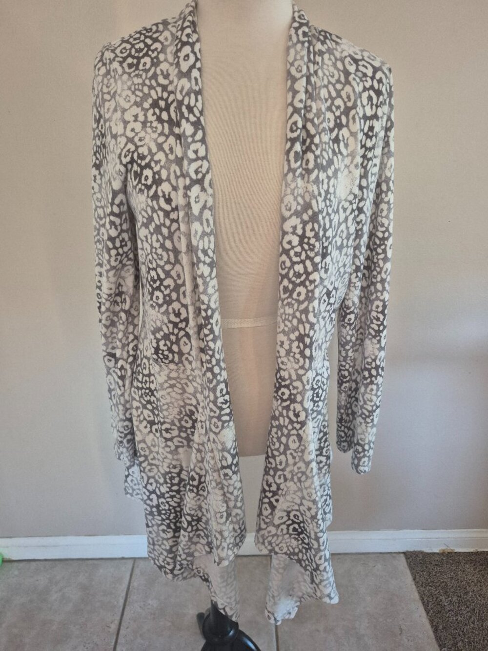 White Leopard Cardigan. XL